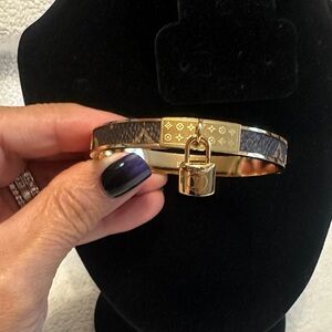 * New Fashion Inspired Jewelry (BANGLE) 
#93